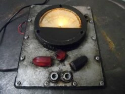 Round Gauge With Face Plate